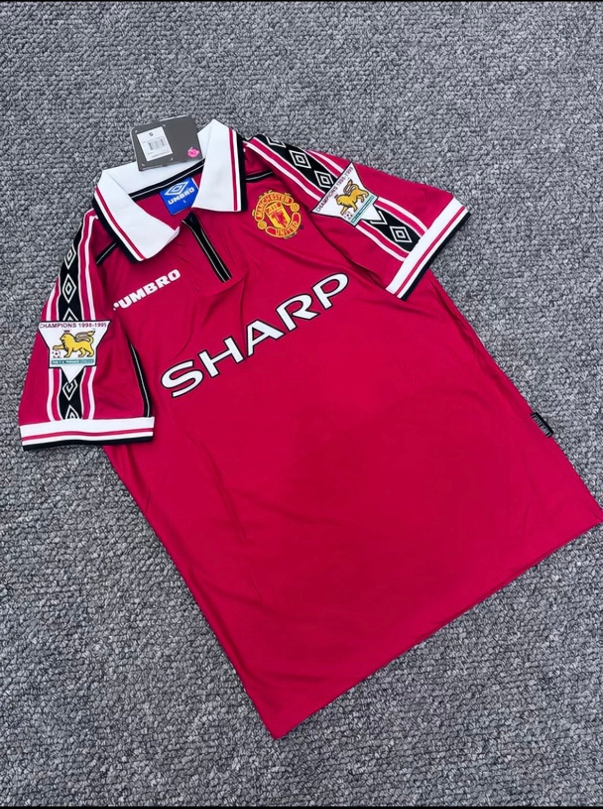 Manchester United 1999 home jersey customer photo